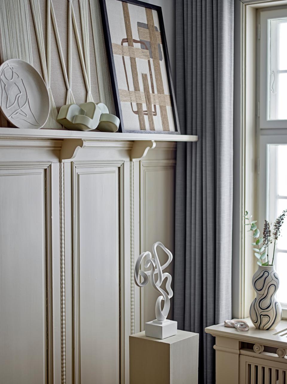 Arista Deco Sculpture - White